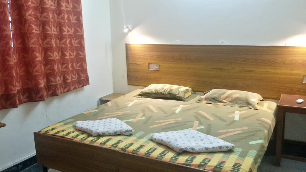 Hotel Sukhsadan Dehradun Phòng bức ảnh