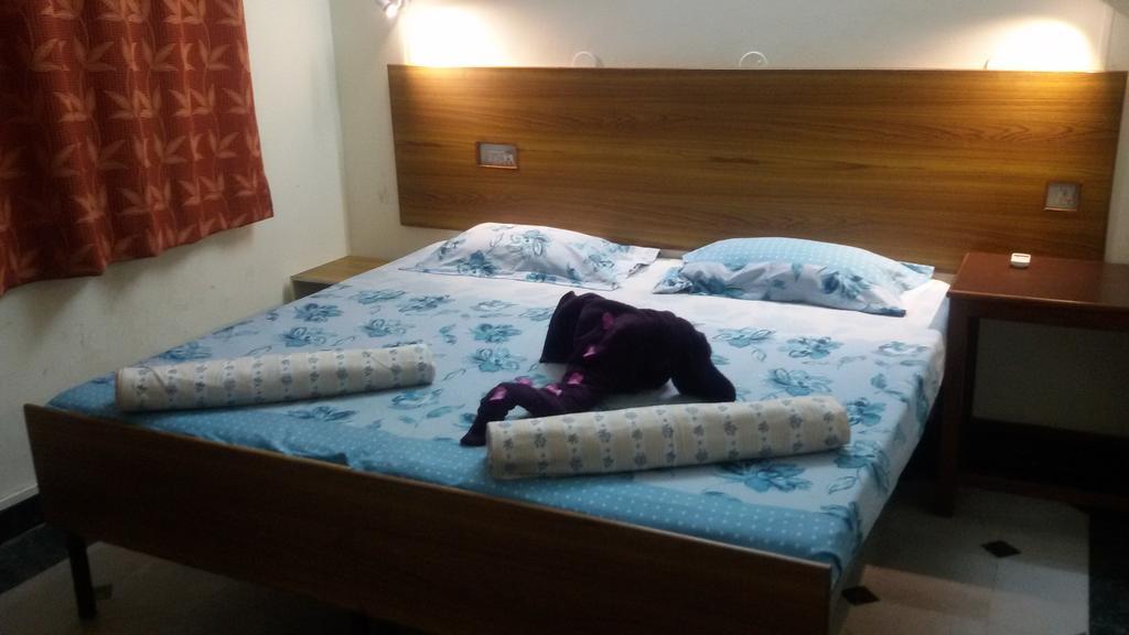 Hotel Sukhsadan Dehradun Phòng bức ảnh