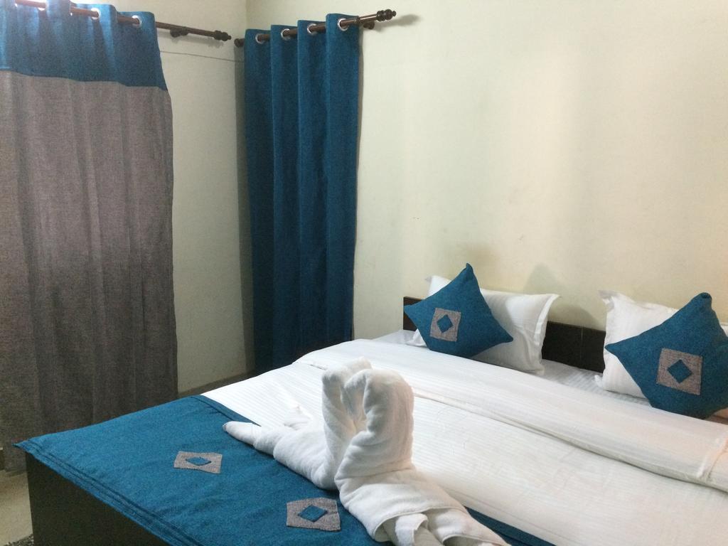 Hotel Sukhsadan Dehradun Phòng bức ảnh