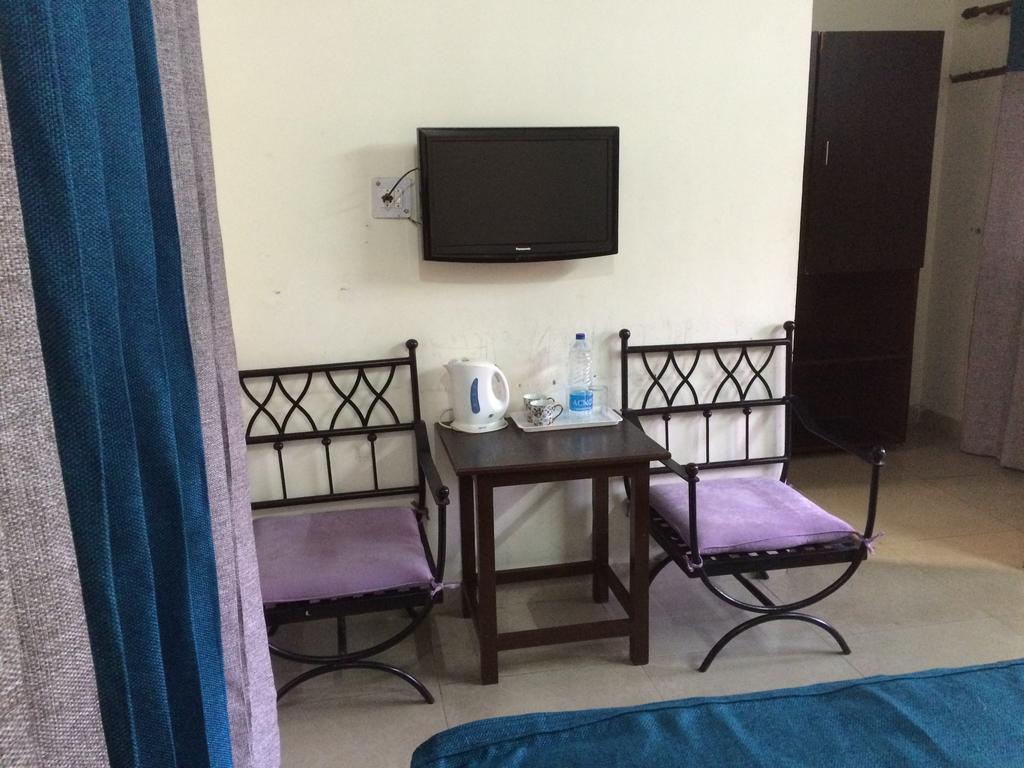 Hotel Sukhsadan Dehradun Phòng bức ảnh